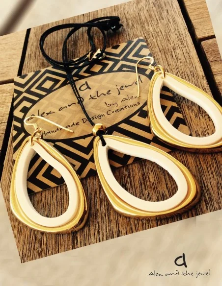 Χειροποίητο γυναικείο κόσμημα κολιέ με κρεμαστό στοιχείο σε λευκό ή μαύρο Mina