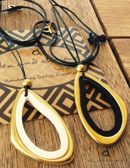 Χειροποίητο γυναικείο κόσμημα κολιέ με κρεμαστό στοιχείο σε λευκό ή μαύρο Mina