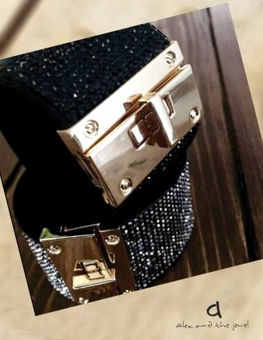 Κόσμημα βραχιόλι σταθερό, φαρδύ με στρας και επιχρυσωμένο σταθερό χρυσό κούμπωμα σε μαύρο και γκρι Sparkle