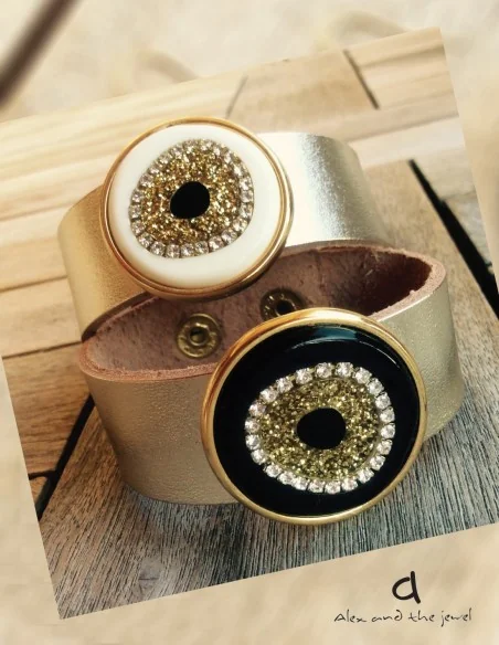 Χειροποίητο δερμάτινο βραχιόλι κόσμημα με κεντρικό στοιχείο μάτι σε λευκό και μαύρο Gilda