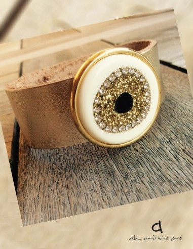 Χειροποίητο δερμάτινο βραχιόλι κόσμημα με κεντρικό στοιχείο μάτι σε λευκό και μαύρο Gilda