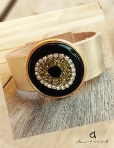 Χειροποίητο δερμάτινο βραχιόλι κόσμημα με κεντρικό στοιχείο μάτι σε λευκό και μαύρο Gilda 2