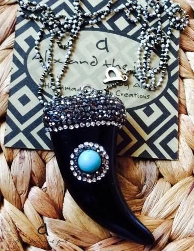 Χειροποίητο κόσμημα γυναικείο κολιέ δόντι με Χαολίτη Zambia