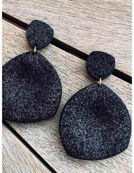 Κόσμημα σκουλαρίκια με γκλίτερ σε μαύρο ή γκρι με κούμπωμα από ατσάλινο καρφί Glam