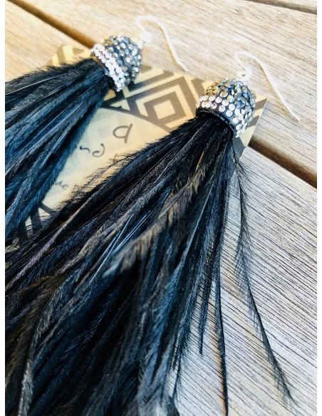 Κόσμημα γυναικεία σκουλαρίκια με φυσικά φτερά σε μαύρο ή λευκό και καπάκι με λαμπερές πέτρες Μαρκασίτη Feathers