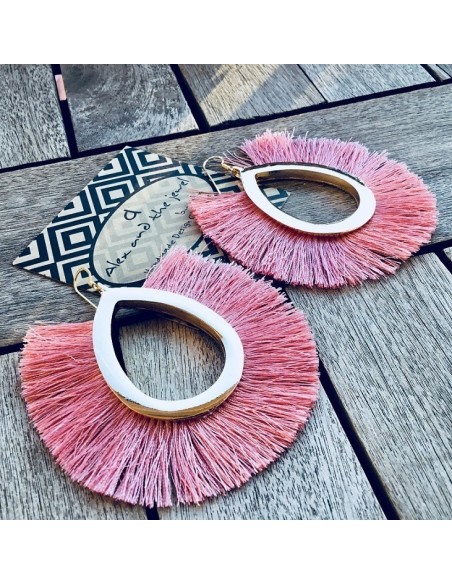 Κόσμημα σκουλαρίκια με κρόσια σε γκρι, απαλό ροζ, λευκό ή βαθύ κόκκινο και γάντζους από επιχρυσωμένο ασήμι Boho Chic