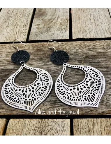 Κόσμημα ελαφριά σκουλαρίκια από επεξεργασμένο ορείχαλκο σε μαύρο και ασημί χρώμα Esmeralda