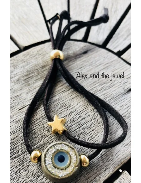 Χειροποίητο βραχιόλι με στοιχείο μάτι σε χακί-γκρι με επίχρυσο στοιχείο αστέρι και επίχρυσες μπίλιες σε μαύρο σουέτ κορδόνι Gaia