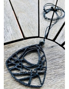 Χειροποίητο κόσμημα κολιέ διάτρητο με σχέδιο εμπνευσμένο από τον ιστό της αράχνης σε χρυσό ή μαύρο glitter SpiderNet 2