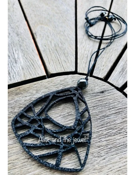 Χειροποίητο κόσμημα κολιέ διάτρητο με σχέδιο εμπνευσμένο από τον ιστό της αράχνης σε χρυσό ή μαύρο glitter SpiderNet