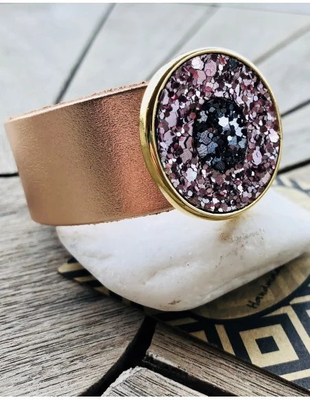 Χειροποίητο γυναικείο δερμάτινο βραχιόλι με στοιχείο μάτι σε ροζ γκλίτερ Leila