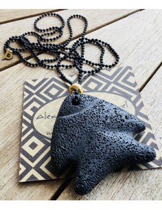 Κρεμαστό στοιχείο ψαράκι από ορυκτή λάβα, δεμένο σε μαύρη militaire αλυσίδα και επίχρυση διακοσμητική μπίλια  Lava fish 2