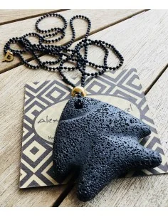 Κρεμαστό στοιχείο ψαράκι από ορυκτή λάβα, δεμένο σε μαύρη militaire αλυσίδα και επίχρυση διακοσμητική μπίλια Lava fish 2