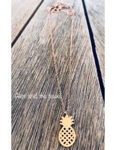 Κοντό κολιέ κρεμαστό από ατσάλι με στοιχείο ανανά σε χρυσό χρώμα και αλυσίδα με προέκταση Pineapple