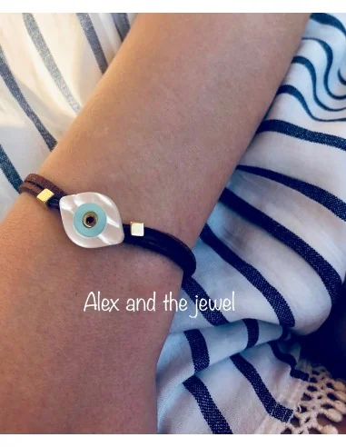 Χειροποίητο βραχιόλι με στοιχείο μάτι σε λευκό...