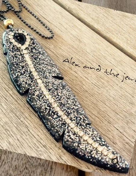 Χειροποίητο γυναικείο κολιέ σε σχέδιο φύλλου με στρας Leave