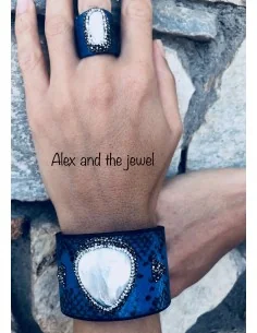 Εντυπωσιακό φαρδύ βραχιόλι με αυξομείωση από δέρμα φιδιού σε μπλε, πέτρες μαρκασίτη και φίλντισι Blue Snake 2